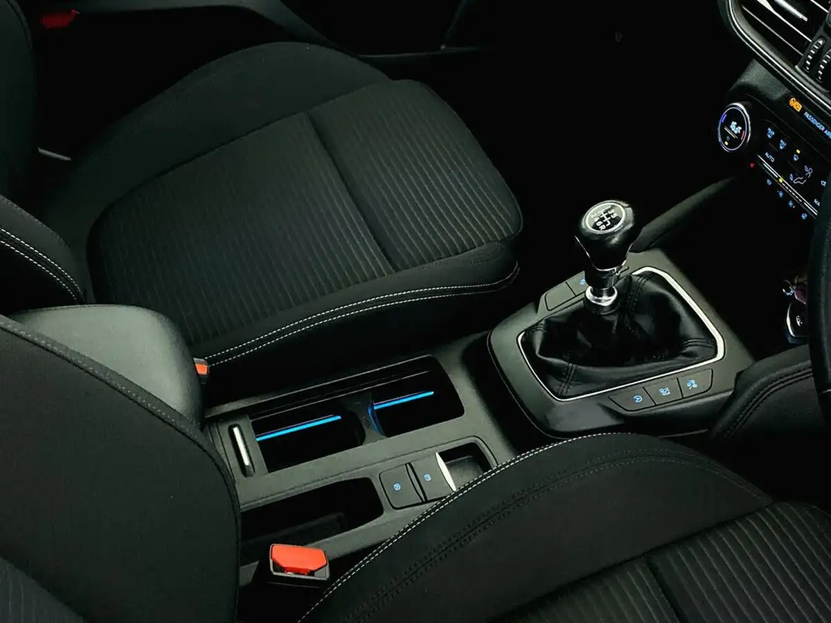 2019-ford-focus-10t-titanium-ss-hatchback-big-22