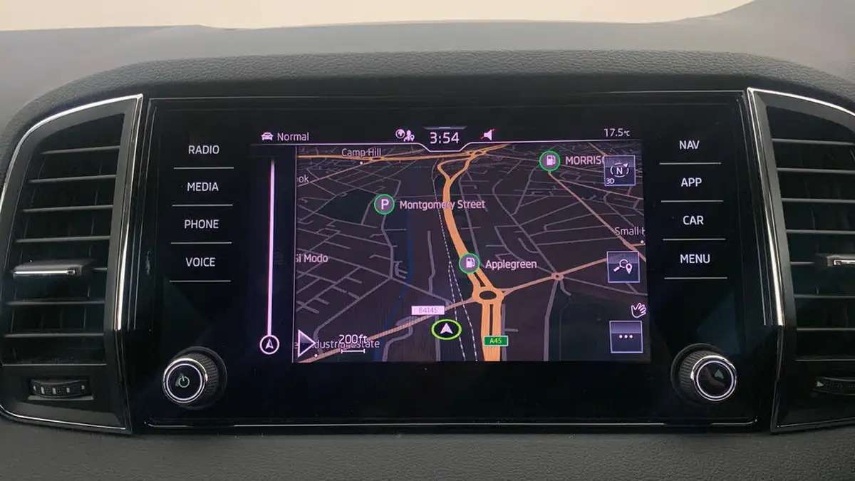 2023-skoda-karoq-15-tsi-se-l-big-23