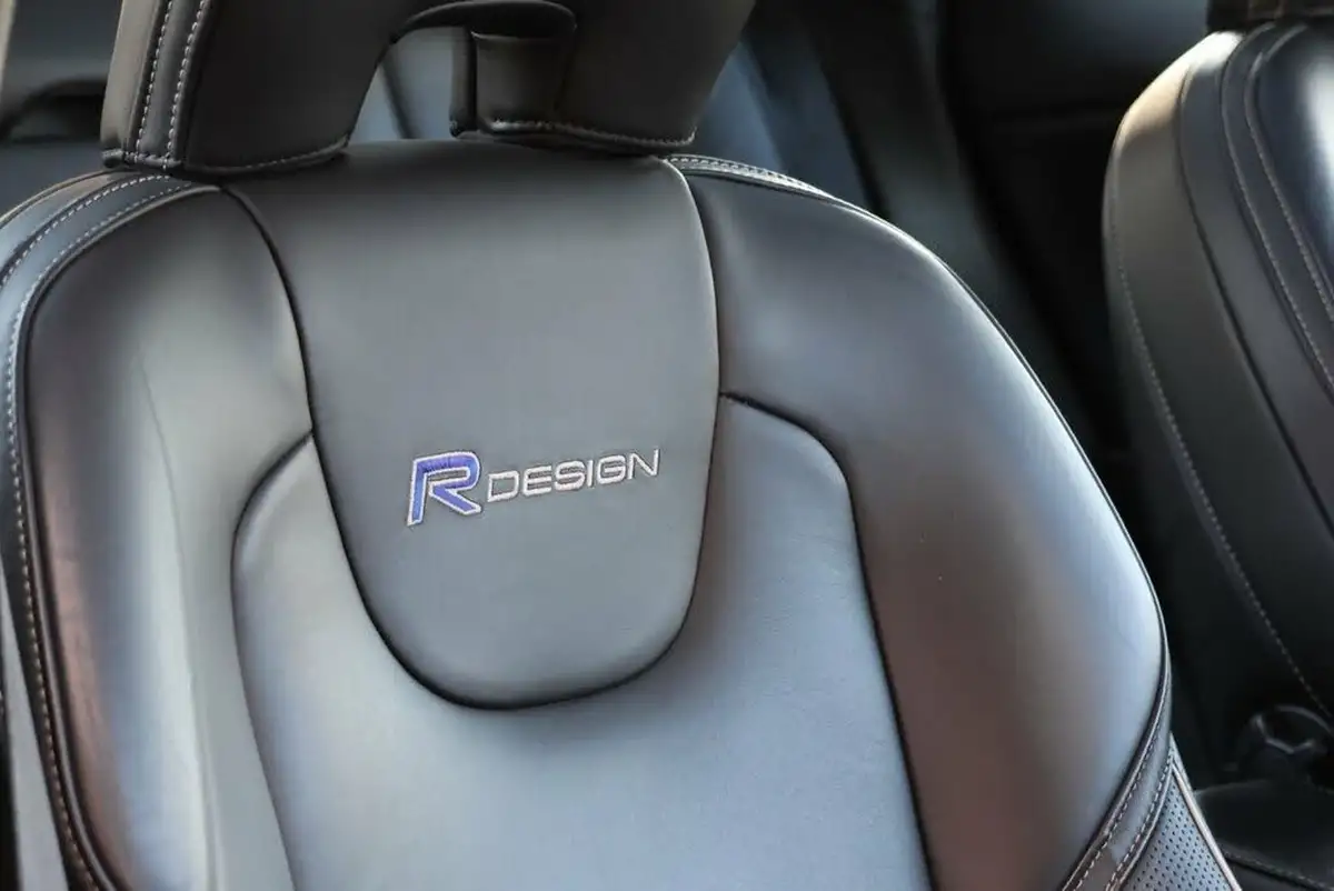 2014-volvo-v40-20td-d4-r-design-lux-177bhp-1984cc-geartronic-big-6