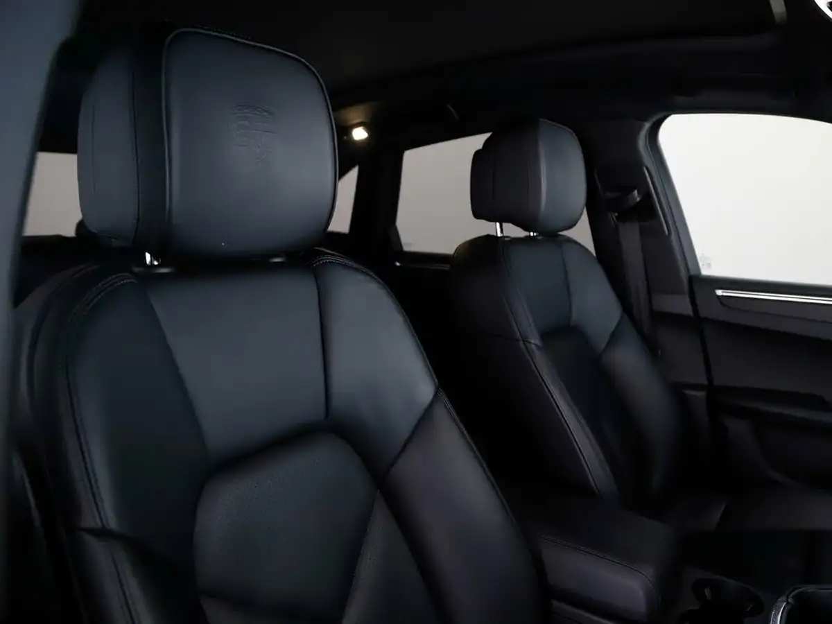2023-porsche-macan-20-big-13
