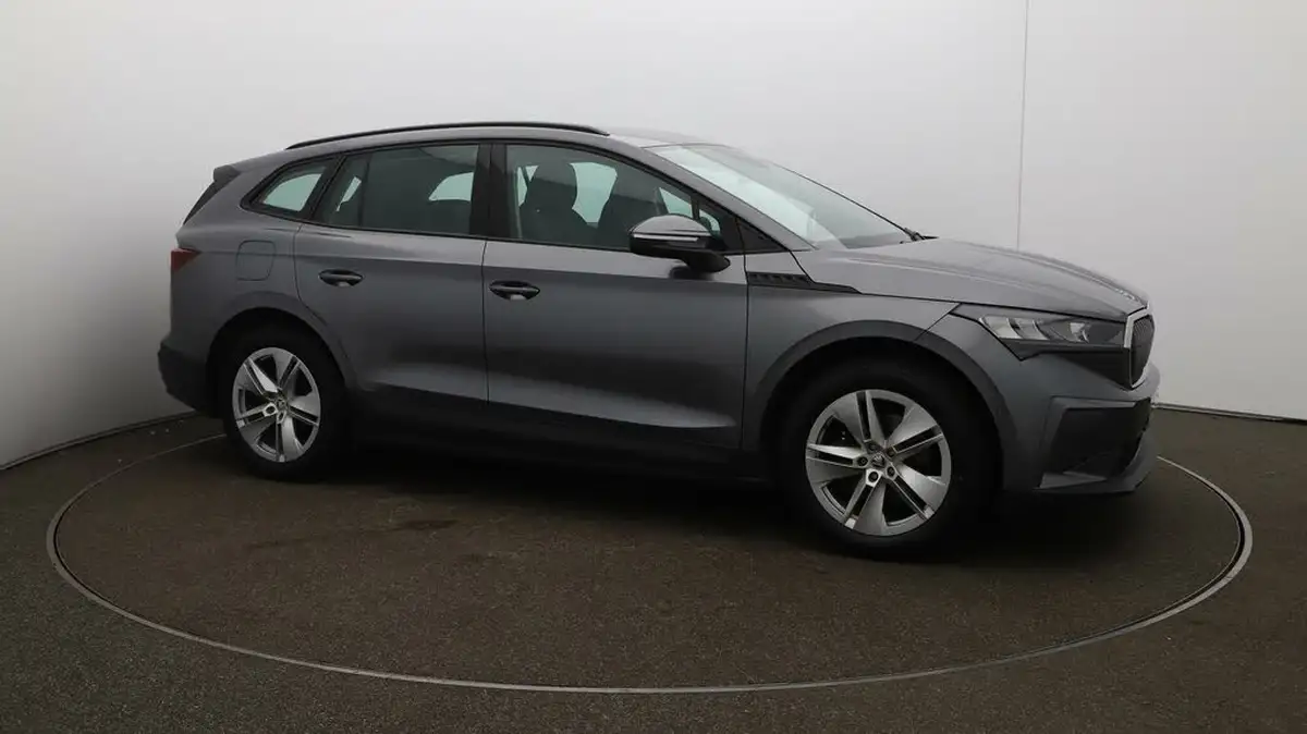 2022-skoda-enyaq-e-60-big-38