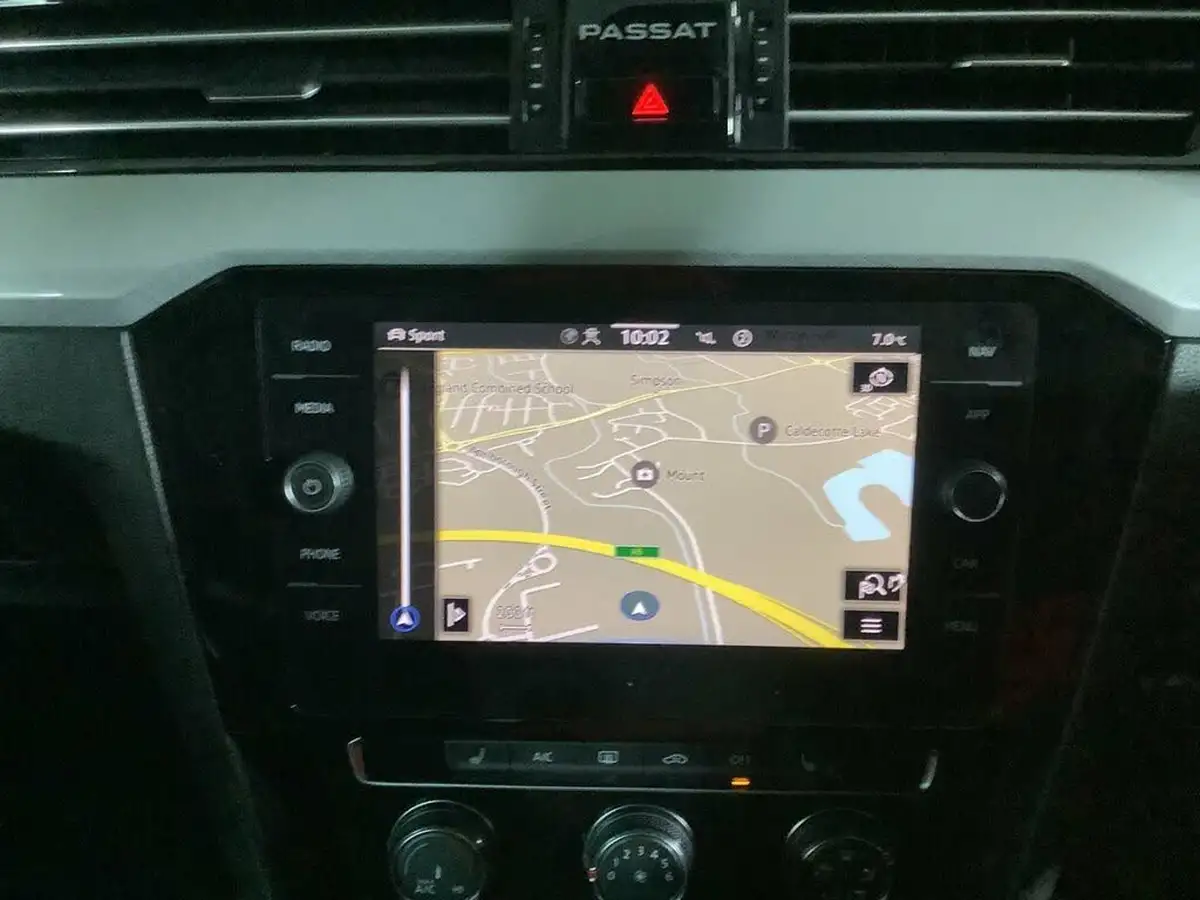 2020-volkswagen-passat-16tdi-sel-estate-5d-big-17