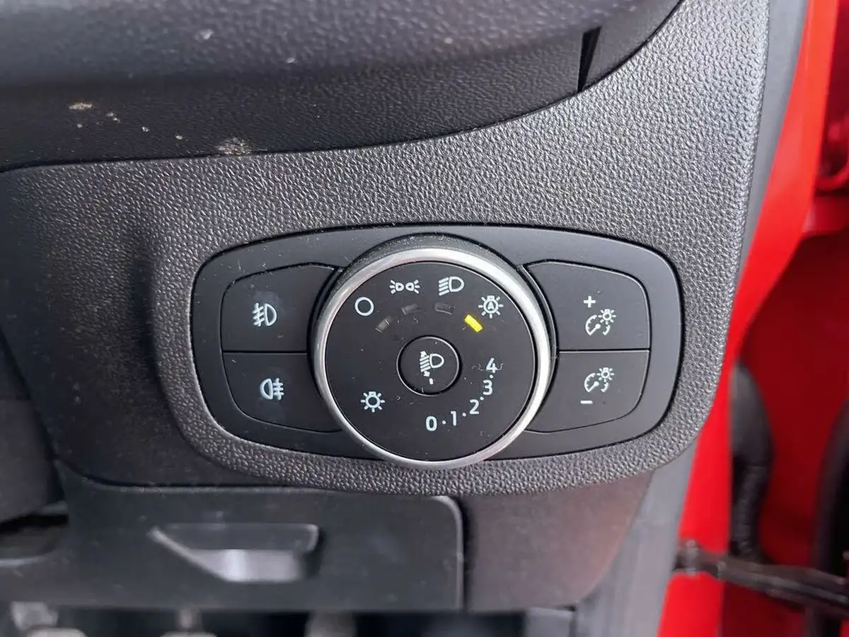 2018-ford-fiesta-10t-zetec-5d-big-34