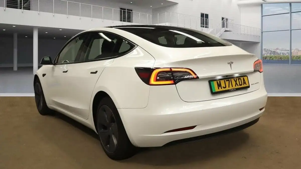 2021-tesla-model-3-e-long-range-awd-big-2