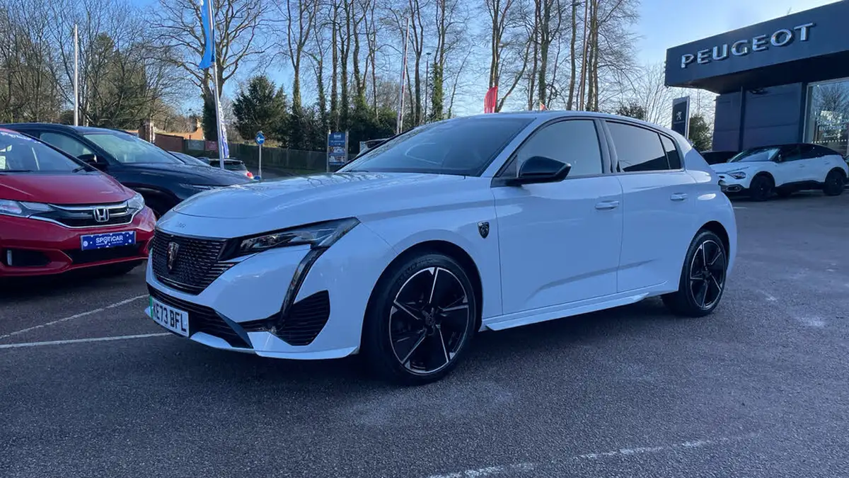 2024-peugeot-308-e-gt-big-6
