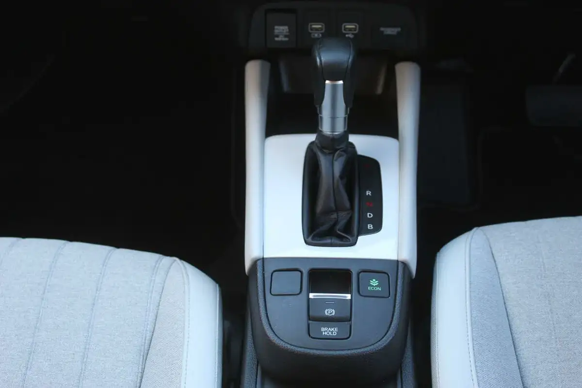 2021-honda-jazz-15-i-mmd-ex-107ps-big-19