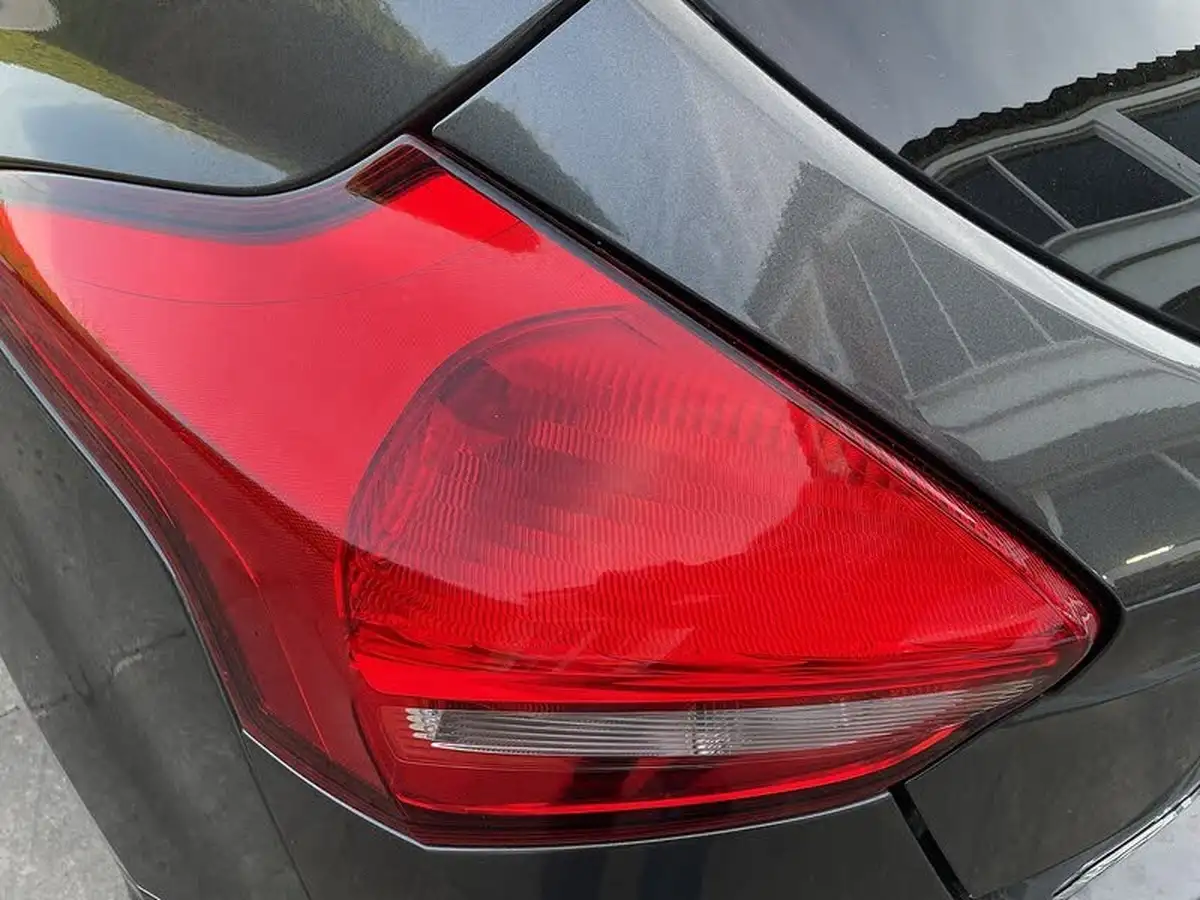 2018-ford-focus-10t-zetec-edition-125ps-hatchback-big-26
