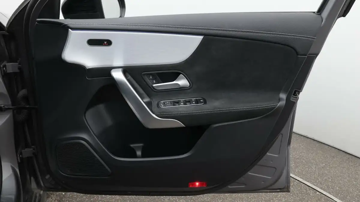 2022-mercedes-benz-a-class-13-a200-amg-line-executive-edition-hatchback-5d-7g-dct-big-15