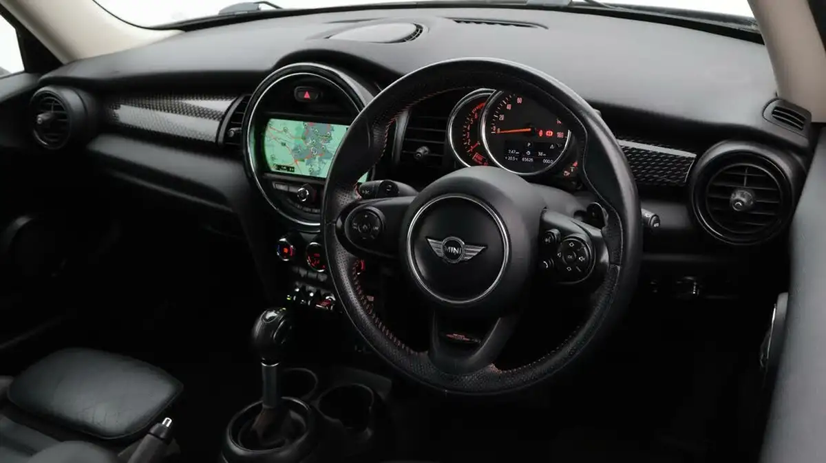 2017-mini-cooper-20-cooper-s-ss-hatchback-3d-sport-auto-big-9