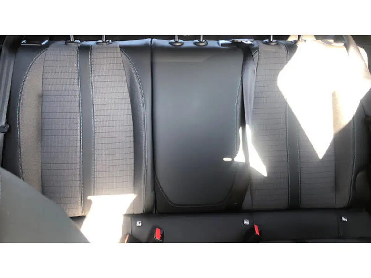 2021-peugeot-2008-suv-12-puretech-allure-premium-130bhp-big-14