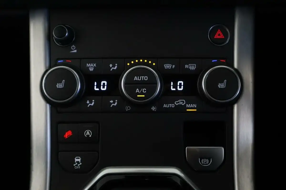 2017-land-rover-range-rover-evoque-20td4-se-tech-hatchback-5d-auto-big-19