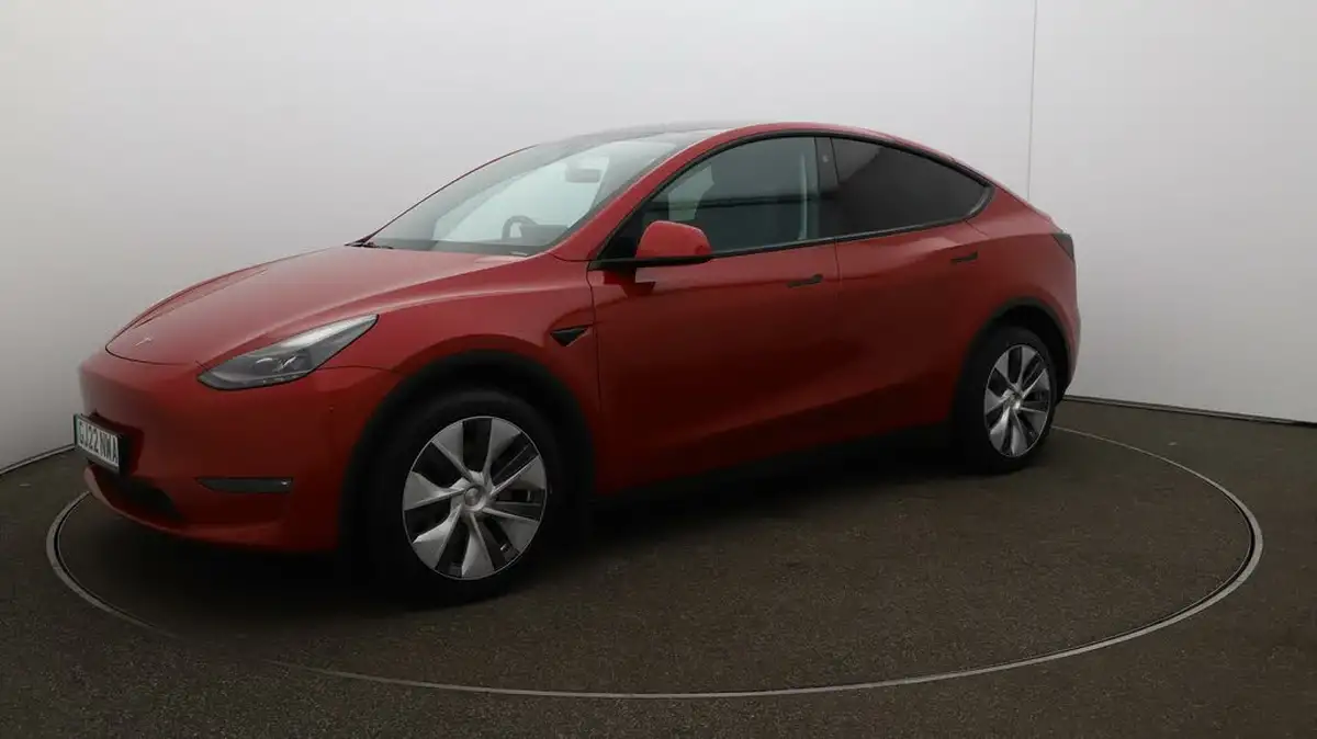 2022-tesla-model-y-e-long-range-big-60