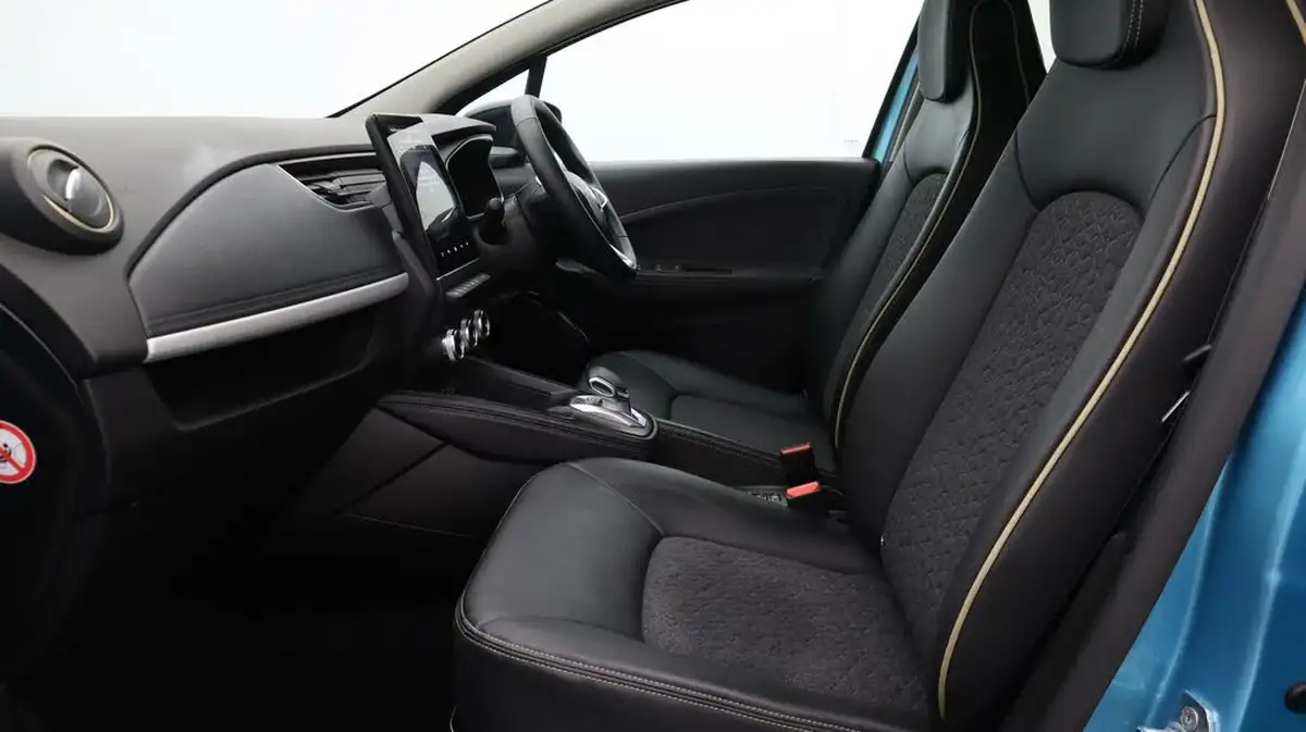 2023-renault-zoe-e-techno-boost-charge-big-14