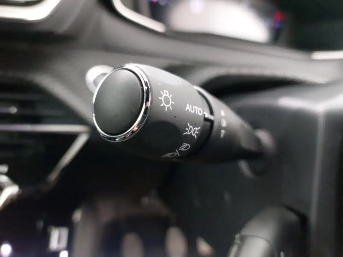 2024-peugeot-2008-suv-12-puretech-allure-130ps-big-18