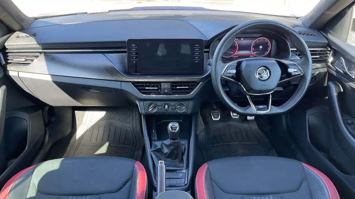 2022-skoda-kamiq-10-tsi-monte-carlo-109ps-big-10