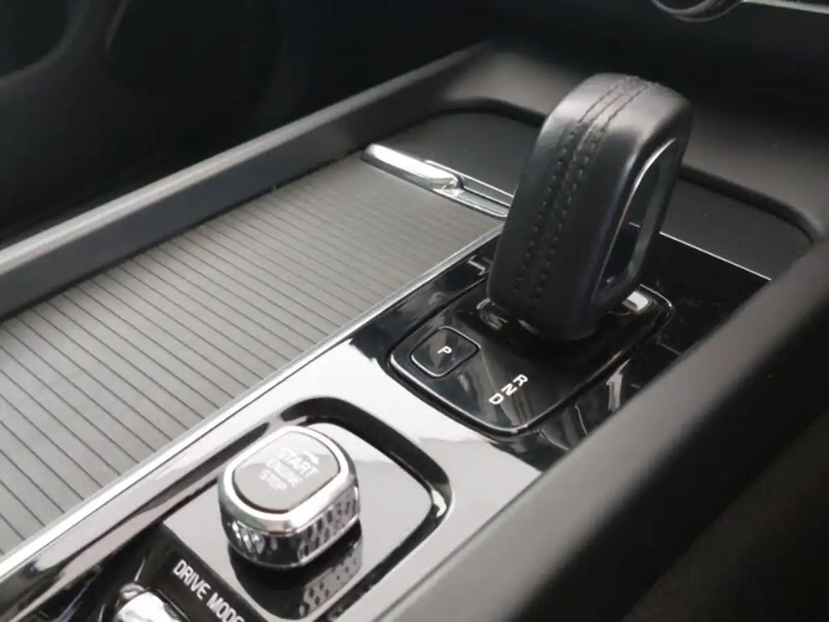 2019-volvo-xc60-20td-b4-momentum-pro-big-14