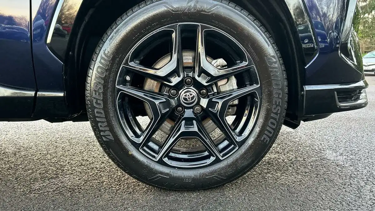 2024-toyota-rav4-25-vvt-i-gr-sport-302bhp-plug-in-big-17