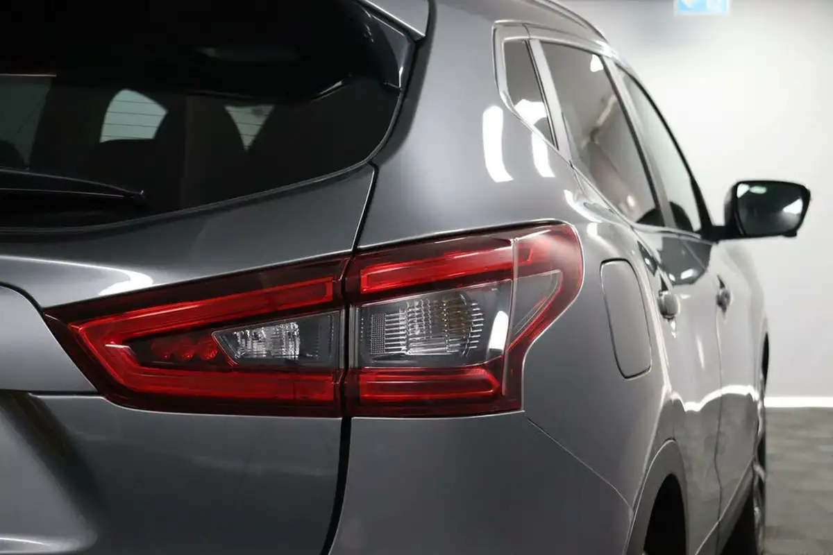 2018-nissan-qashqai-12-dig-t-tekna-big-18