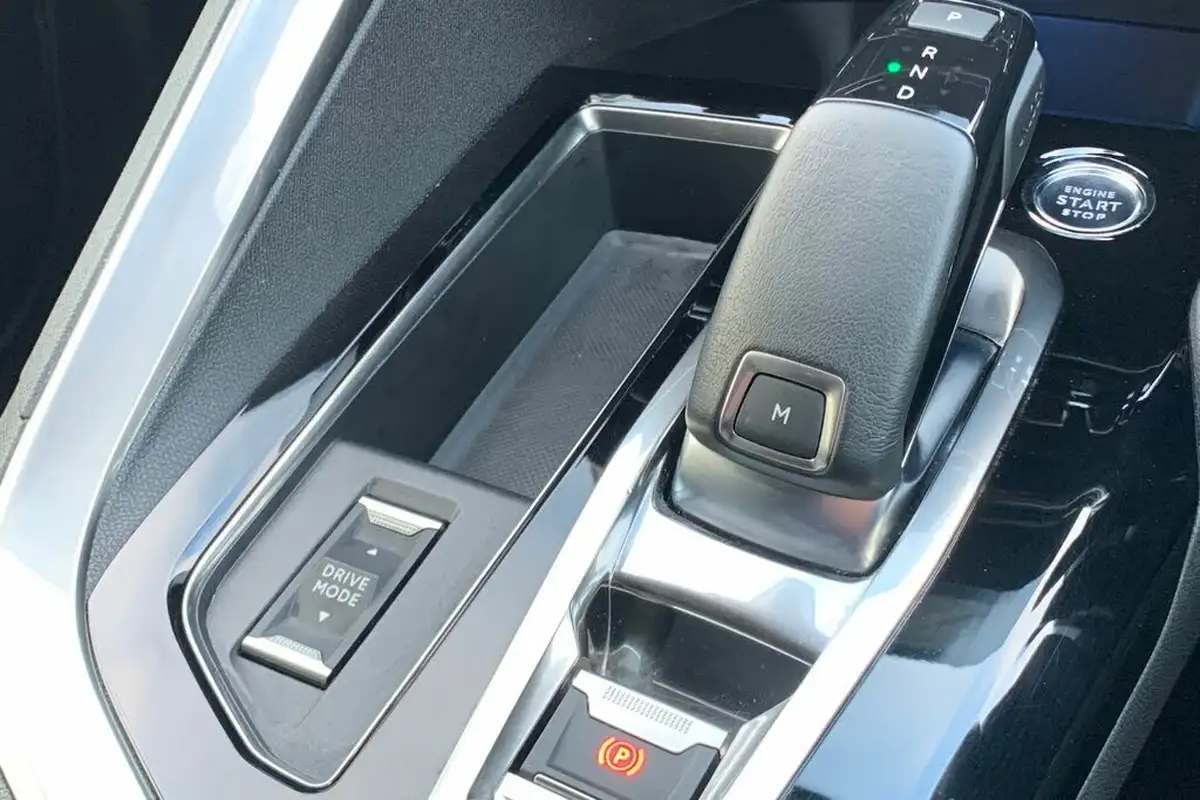 2021-peugeot-3008-suv-12-puretech-allure-premium-eat8-big-20