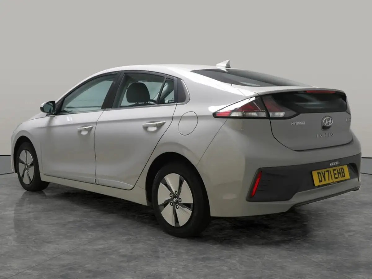 2021-hyundai-ioniq-16-gdi-premium-hybrid-big-9
