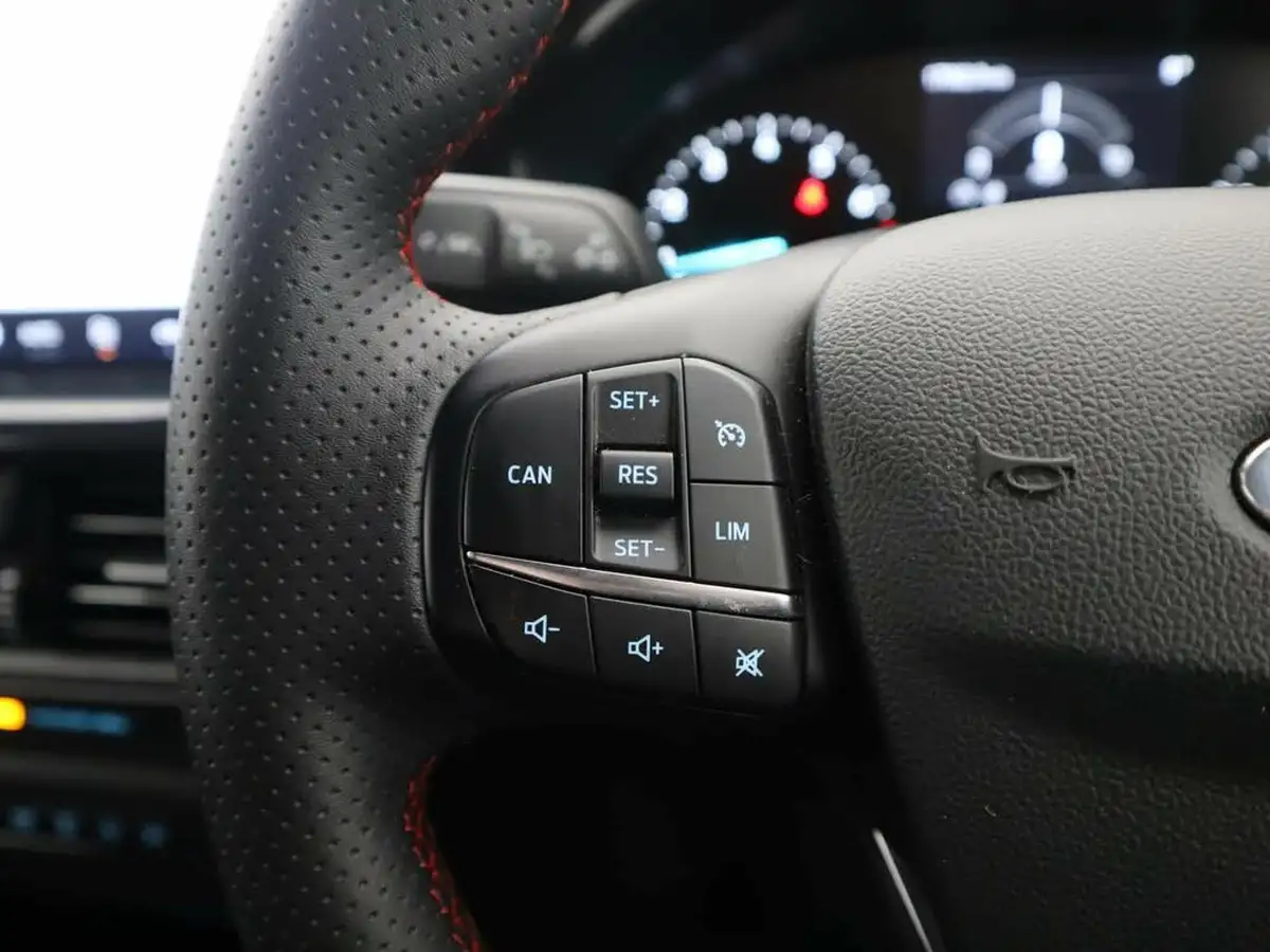 2024-ford-focus-10t-st-line-125ps-estate-big-23