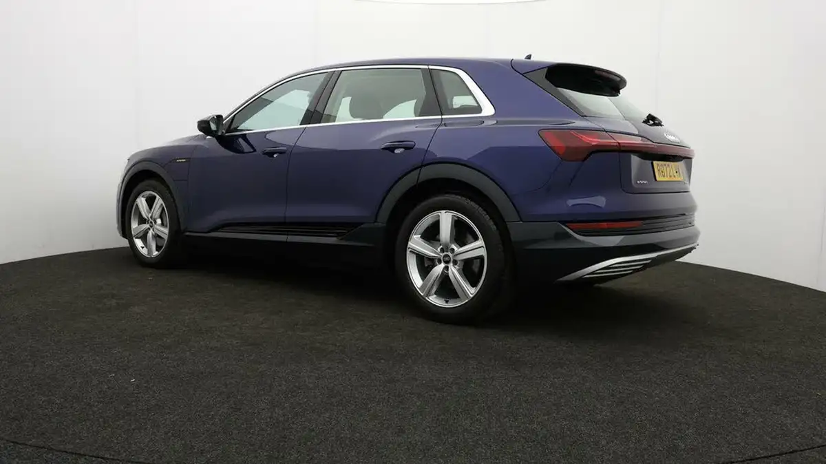2022-audi-e-tron-50e-technik-station-wagon-big-67