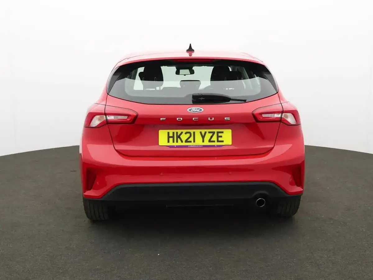 2020-ford-focus-15-zetec-120ps-hatchback-big-2