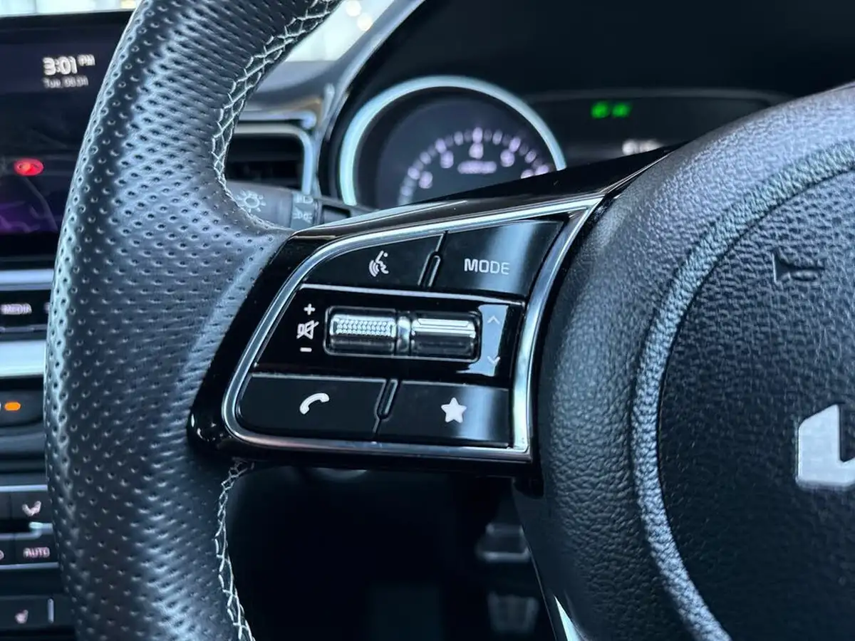 2022-kia-ceed-15-t-gdi-gt-line-big-15