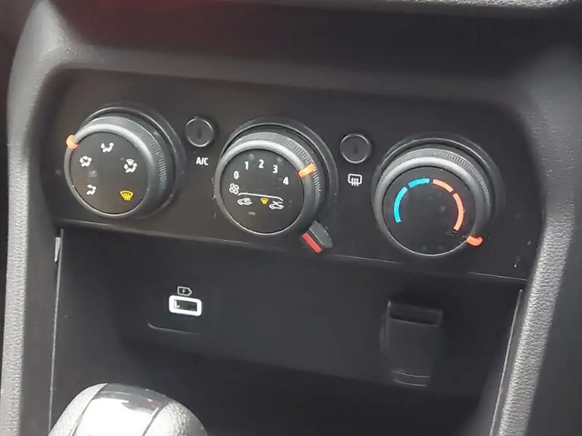 2022-dacia-sandero-stepway-10-tce-comfort-90bhp-auto-big-16