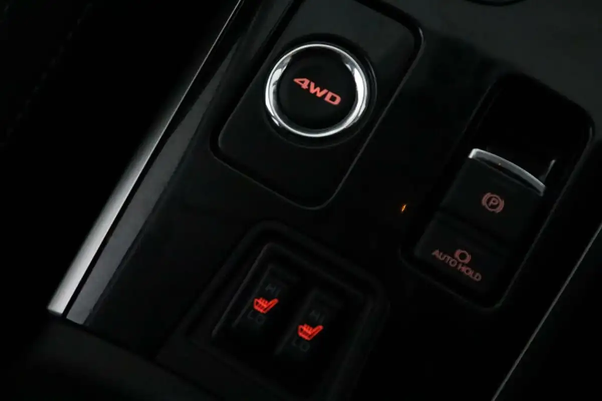 2019-mitsubishi-outlander-20-juro-7st-big-21