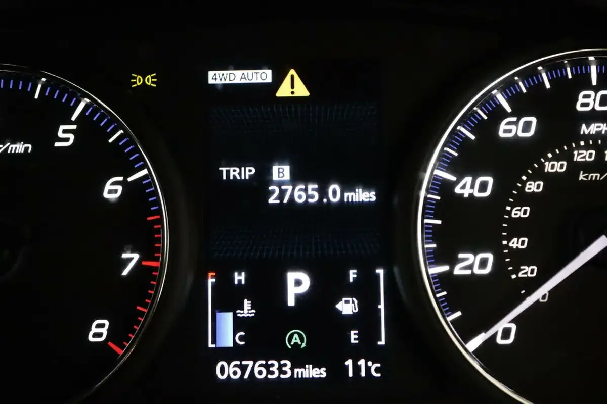 2019-mitsubishi-outlander-20-juro-7st-big-17