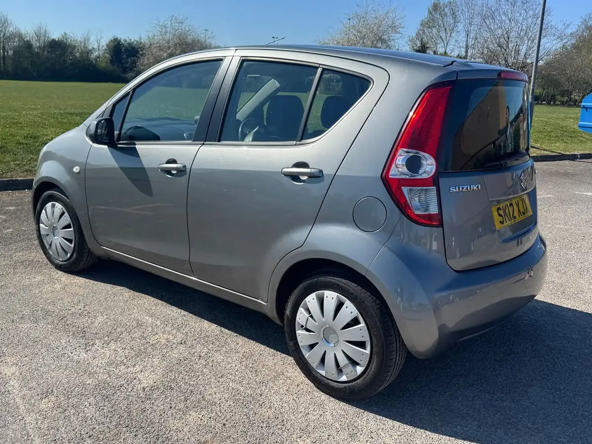 2012-suzuki-splash-10-sz3-big-11