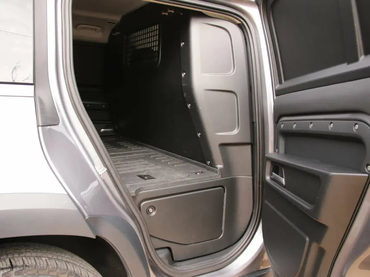 2021-land-rover-110-defender-30-d250-hard-top-se-110-big-52