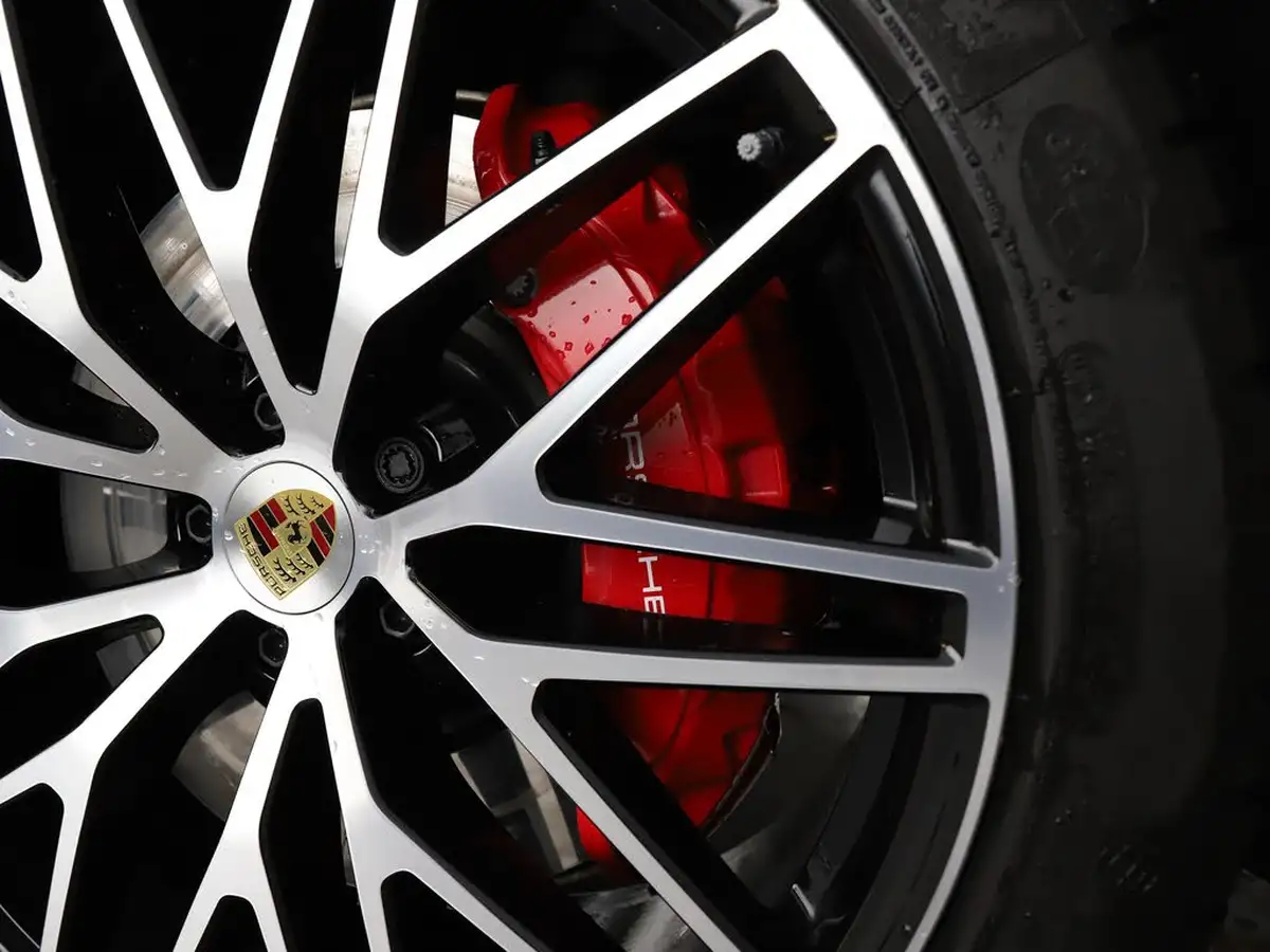 2022-porsche-macan-29-v6-gts-big-27