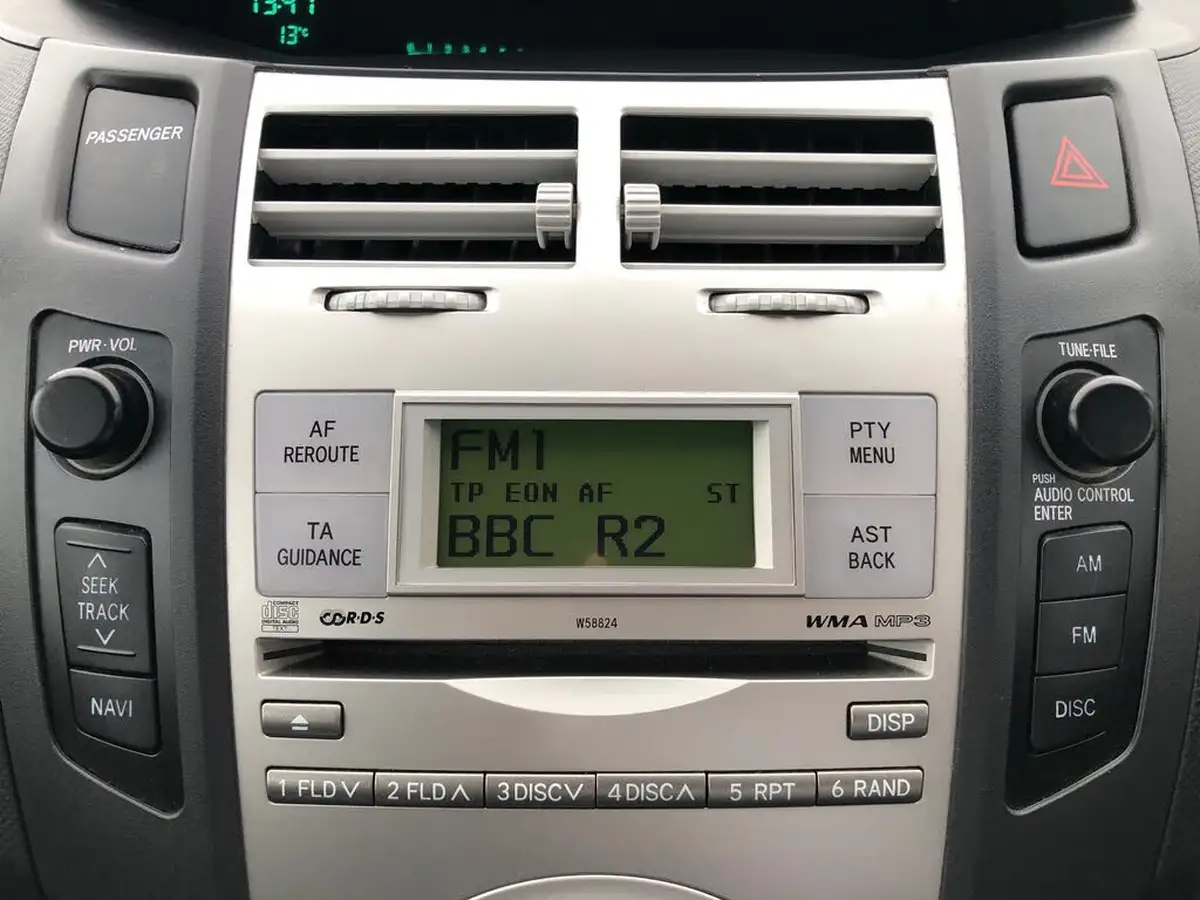 2008-toyota-yaris-10-tr-3d-big-8