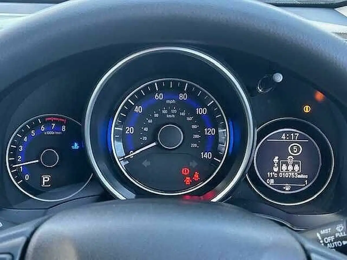 2019-honda-jazz-13-i-vtec-se-cvt-big-10