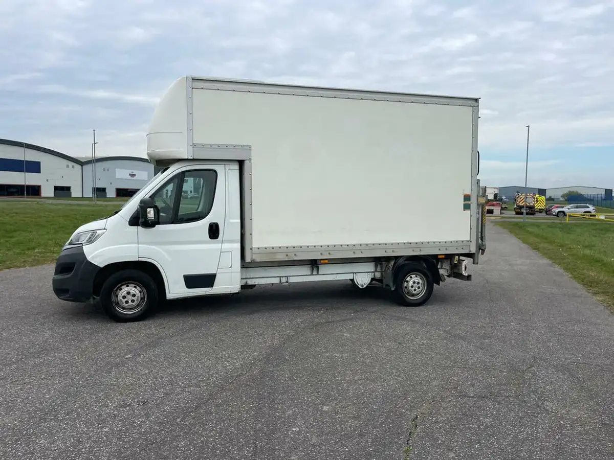 2015-citroen-relay-22td-35-l3-130-luton-big-52