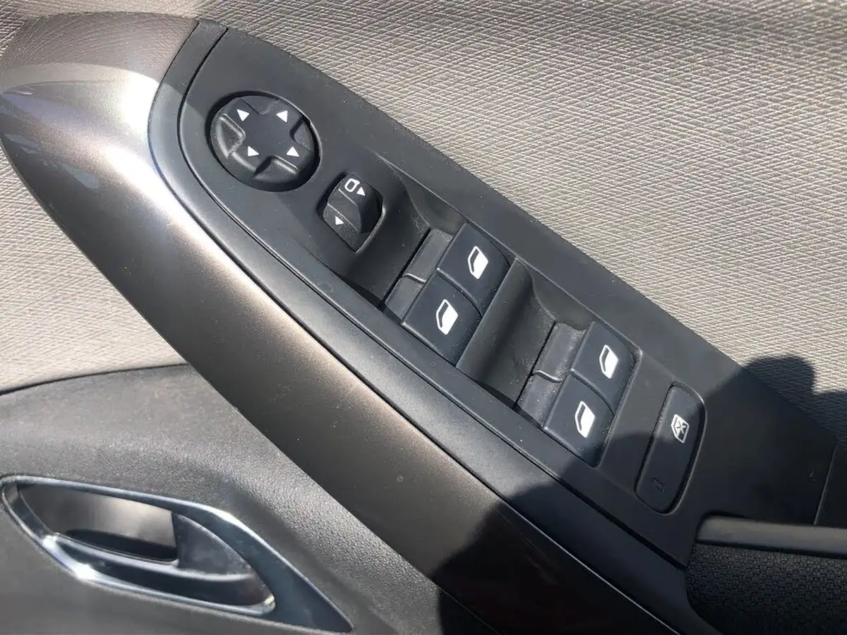 2019-citroen-grand-c4-spacetourer-15bluehdi-flair-big-33