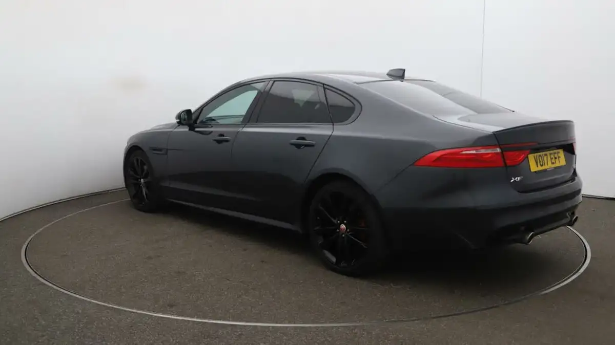 2017-jaguar-xf-30-s-big-54