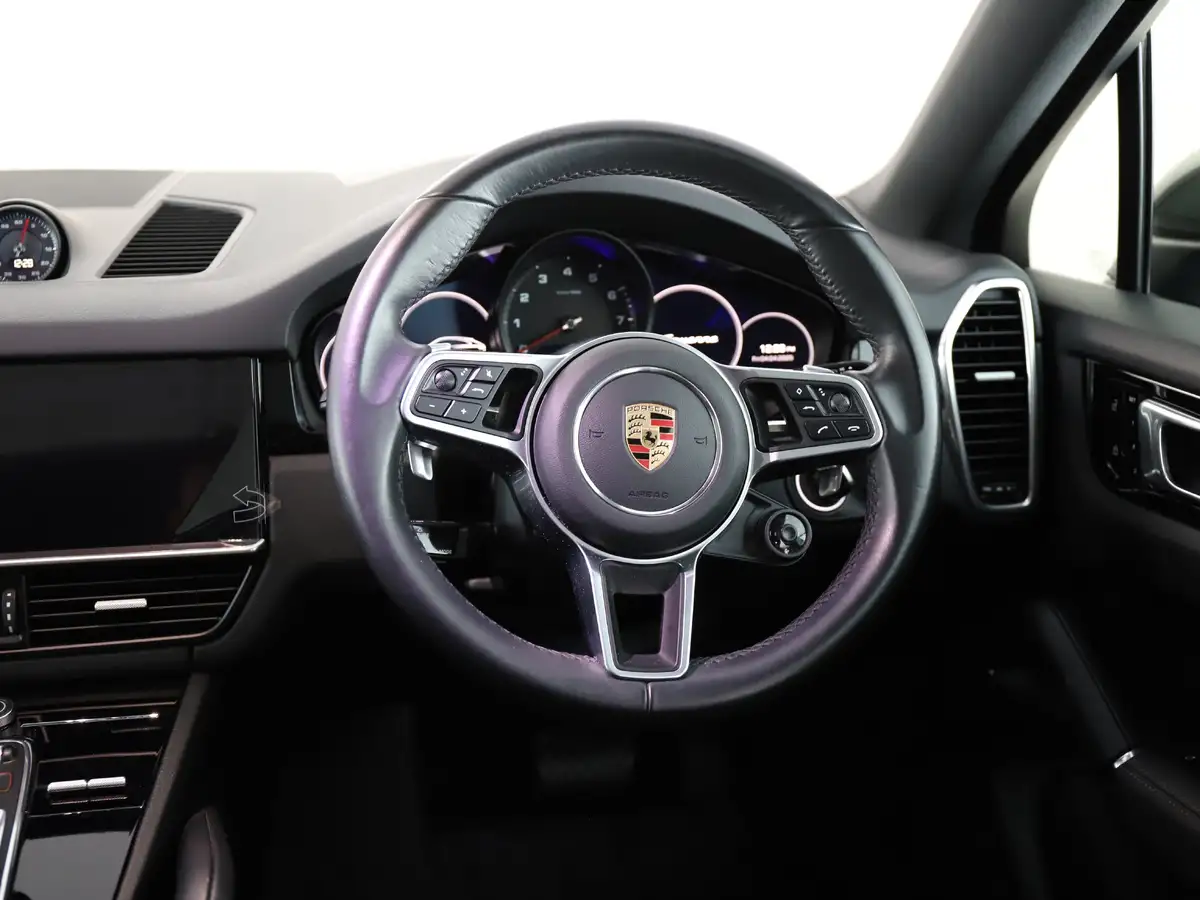 2020-porsche-cayenne-30-v6-coupe-big-37