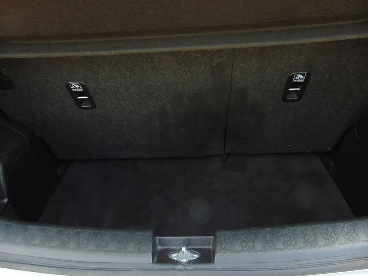 2015-suzuki-swift-12-sz3-3d-big-4