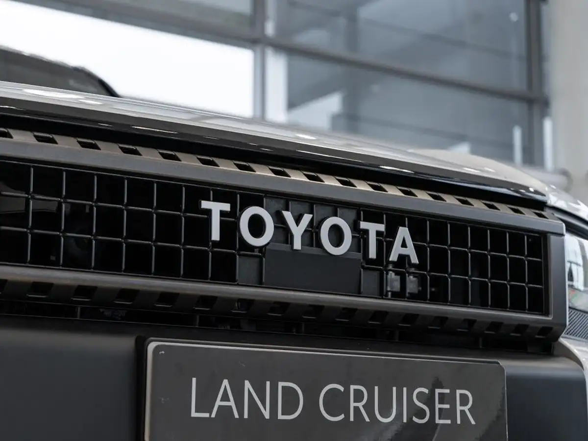 2025-toyota-land-cruiser-28d-4d-invincible-big-6