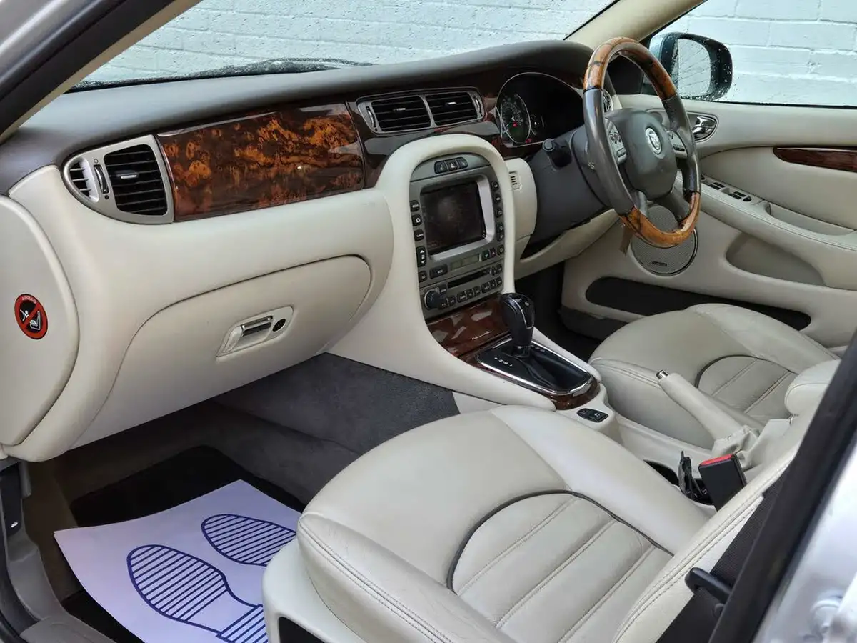 2008-jaguar-x-type-22td-sovereign-dpf-saloon-4d-auto-big-0