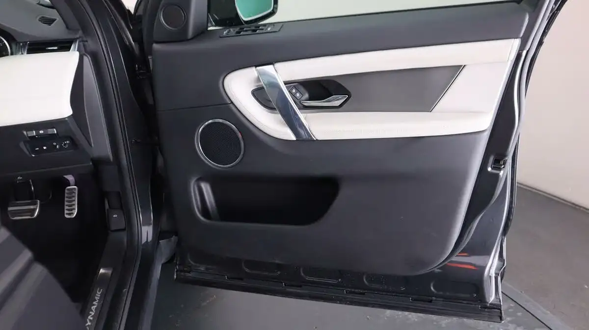 2021-land-rover-discovery-sport-15-p300e-urban-edition-big-15