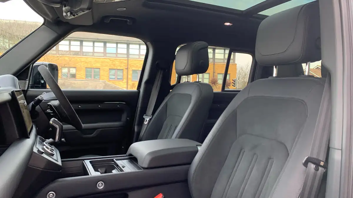 2024-land-rover-130-defender-50-p500-v8-big-26