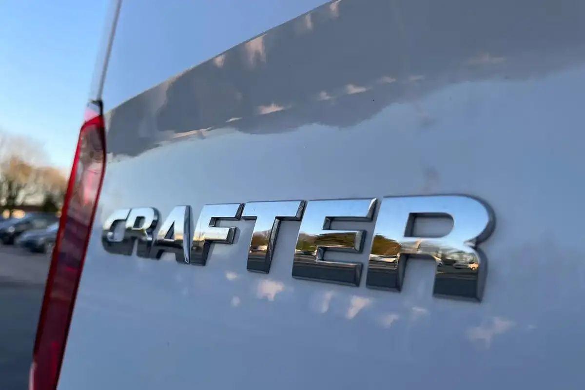2024-volkswagen-crafter-20tdi-cr35-lwb-commerce-plus-140pseu6d-big-32
