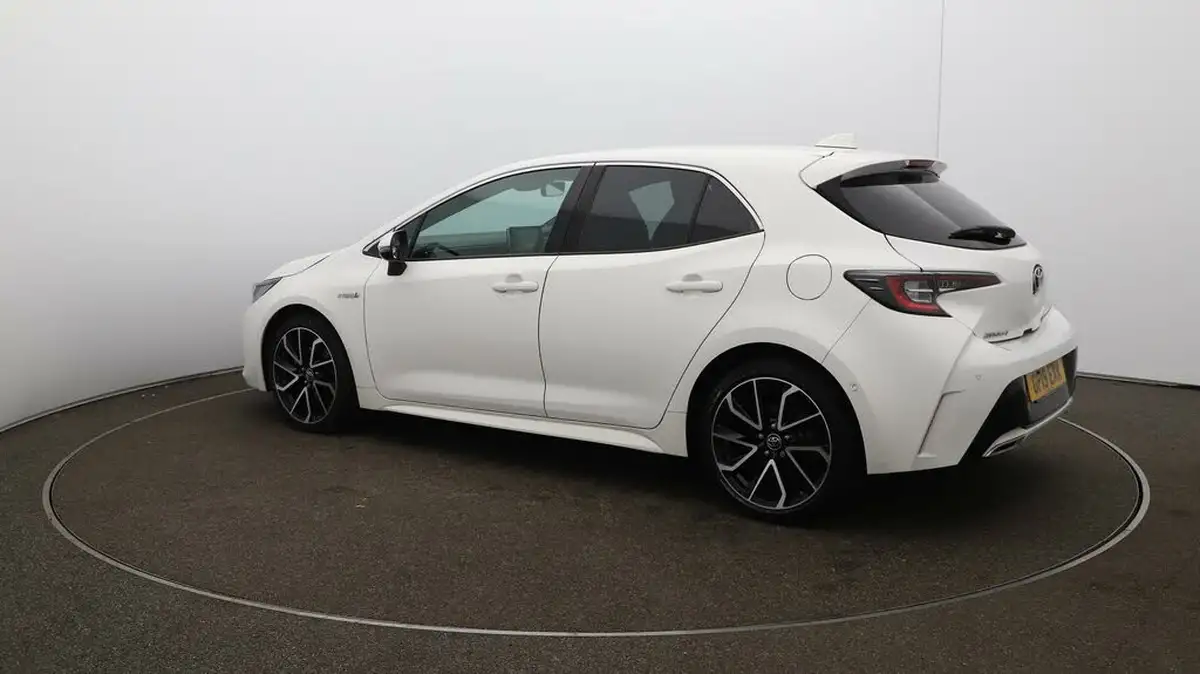2019-toyota-corolla-20-vvt-i-excel-trk-hatchback-big-27