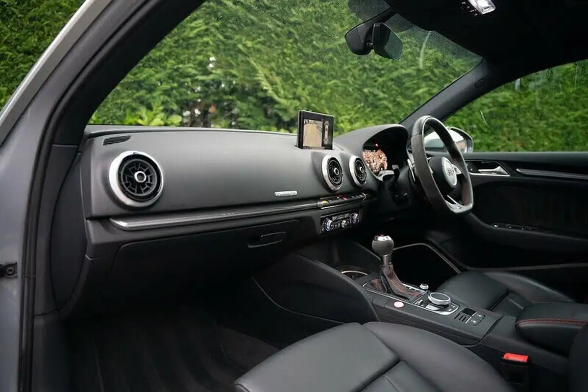 2019-audi-rs3-25-tfsi-sportback-5d-big-10