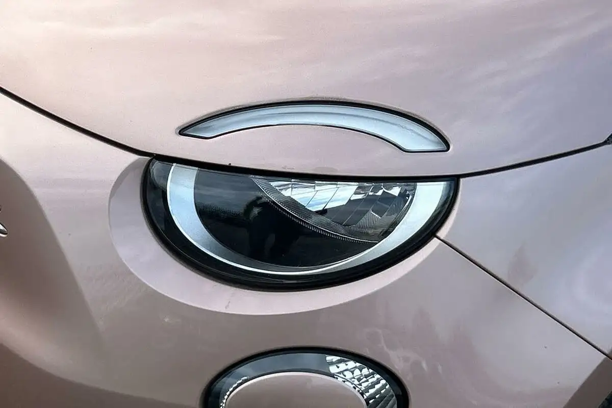 2021-fiat-500-e-icon-big-12