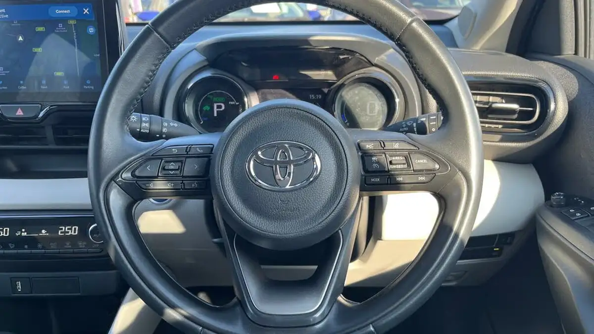 2022-toyota-yaris-cross-15-vvt-i-excel-city-packpan-roof-big-7
